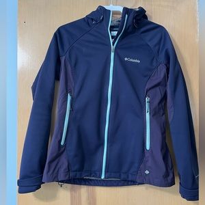 Like New Columbia Shell